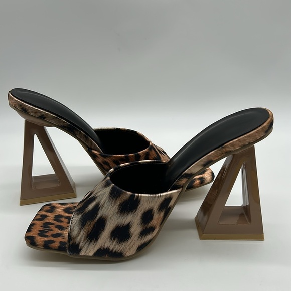 2337- Leopard Print Block Heel Vegan Mules Size 7 - Picture 8 of 8